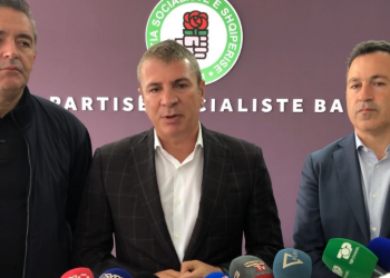 Gjiknuri prezanton Peleshin, drejtuesin politik në Korçë: Riorganizim i strukturave të PS, të mos pritet fushata