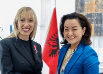 “70% e sherebelës së importuar në Amerikë është nga Shqipëria”/ Kim takon ministren e Bujqësisë, Krifca: Bashkëpunim dhe rritje të investimeve