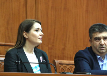 Fushata/ Derë më derë, Manastirliu kërkon ndihmën e bashkive për vaksinimin e qytetarëve