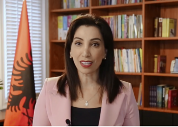 Ministrja Kushi: Nga e hëna mësim normal në të gjitha shkollat e vendit, pa turne e me kohëzgjatje të plotë të orëve