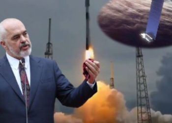 VIDEO/ E pabesueshme por e vërtetë: Ja si The Simpson parashikuan satelitin “Albania” në hapësirë. Shfaqet një satelit në hapësirë me flamurin shqiptar