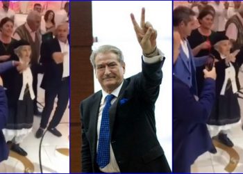 VIDEO/ Nënë Bardha ngre dy gishtat lart, ia merr valles me këngën e Berishës. Ish kryeministri: Dëgjojeni këngën time
