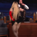 VIDEO/ Madonna nuk zhgënjen në “The Tonight Show”: Hidhet mbi tavolinën e prezantuesit dhe tregon të brendshmet