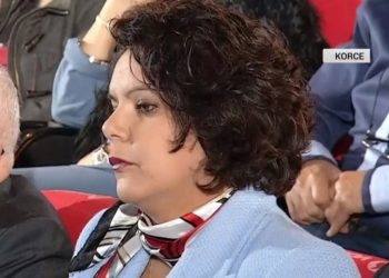 Deputetja e PD kalon në anën e Berishës: Kthejani forcën kësaj partie, jemi keq