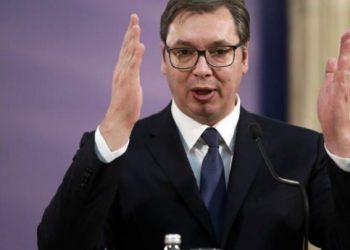 “S’më bëni dot për budalla”/ Vuçiç akuzon Anglinë se ka gisht në ngjarjet e Kosovës: Ju dua shumë, por s’do lejoj që…