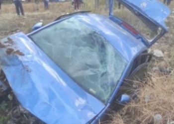 Tragjike/ Me shpejtësi në stuhi, makina bie 4 metra në gropë, vdes shqiptari në Greqi
