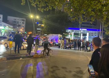 Foto/ Makina përplas motorin tek “Don Bosko”, i plagosuri ende i shtrirë në tokë