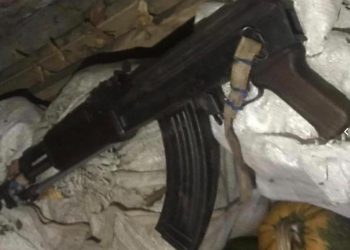 Parandalohet krimi në familje/ Tentoi të vrasë gruan, policia arreston bashkëshortin në Shkodër, i gjen edhe kallashin