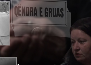 E denjë për histori filmash/ Nëna në Spille solli në jetë dy djem binjakë, në maternitet i vodhën foshnjën