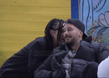 “Je shumë seksi!”/ Einxhel Shkira “ngacmon” para të gjithëve Donaldin në “Big Brother VIP”