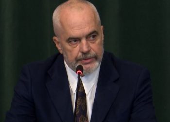 Rama paralajmëron kryebashkiakët: Pastroni plehrat, ose do t’ju marrim bashkitë nën administrim