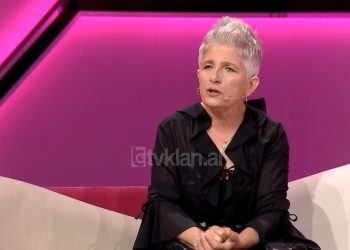 “Babai lidhi vëllain këmbë e duar me tel, më tregonte mua si ia kishte vënë litarin në fyt nënës”