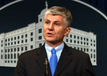 Media opozitare serbe: Vuçiç qëndron prapa peticionit për lirimin e vrasësit të Zoran Gjingjiç