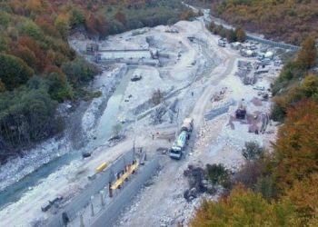 Pezullimi i punës për ndërtimin e HEC-eve në Valbonë/ Aktivistja: Të zbatohet urgjent vendimi i Gjykatës. S’justifikojnë dëmin që i shkaktojnë natyrës