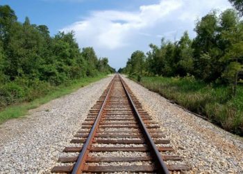 KKT miraton lejet e ndërtimit për hekurudhën Tiranë-Durrës, konfirmohen dhe Porti i Jahteve e centrali fotovoltaik