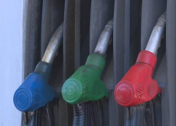 Rritja e çmimit të karburanteve në Shqipëri nuk ndalet