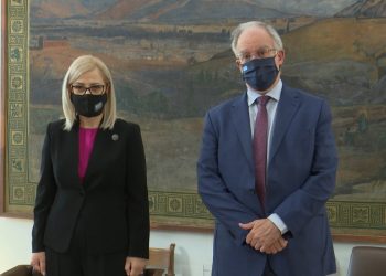 Integrimi europian/ Lindita Nikolla takon kryeparlamentarin e Greqisë: Do ta forcojmë bashkëpunimin tonë