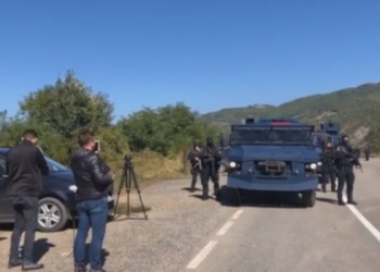 Protestuesit serbë nuk largohen nga Jarinja/ Njësia Speciale kthehet prapa në pozicion, rritet prania e KFOR-it