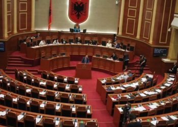 Miratohet ngritja e Komisionit Hetimor për 25 prillin, rrëzohen “Bechetti” dhe Meta