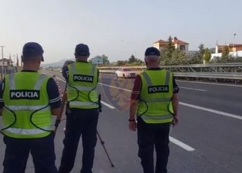 Rrëfimet e policëve nga ndalimet e automjeteve në kohë pandemie: Lëre se është shoku i shefit, janë fëmijë biznesmenësh!