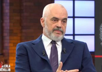Kryeministri Rama: Studentët e pavaksinuar s’duhet të marrin pjesë në mësim
