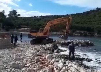 Vlorë, Himarë dhe Sarandë/ Operacioni “Bregdeti Ynë”, shemben 60 objekte pa leje gjatë shtatorit