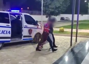 U vetëplagos dhe inskenoi ngjarje të rreme, policia arreston 24-vjeçarin dhe bashkëpunëtorin në Shkodër