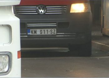Targat serbe kanë dhe dy ditë afat të mbulojnë simbolet e Serbisë