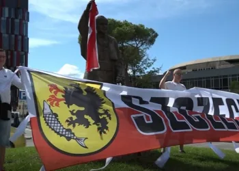 Tirana ‘pushtohet’ nga tifozët polakë: Kemi besim të cilësitë e Lewandowski