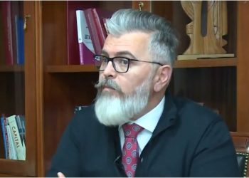 “PS bojkotoi komisionin”, Gogu replikon me Alibeajn: Të mos krijojmë furtuna në gota foltoresh