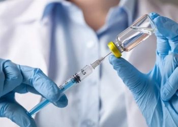 Studimi/ Pfizer 93% efektive në parandalimin e shtrimit të të rinjve në spital
