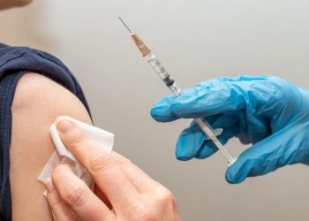 Apeli i ekspertëve: Vaksinohuni pavarësisht rrezikut të inflamacionit në zemër! Miokardi trajtohet më lehtë se COVID