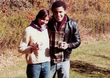 FOTOT/ Sekretet e errëta të Barack Obama: Nga lidhja pasionante me të dashurën e bardhë, tek afera me profesorin. Ishte i lidhur me Michellen