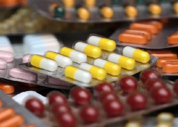 Nga dallojnë pilulat e ‘Pfizer’ dhe ‘Merck’ kundër COVID-19?