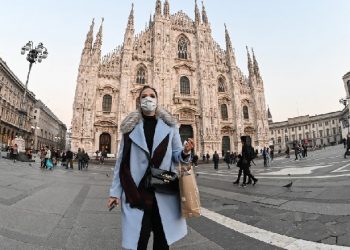 Varianti afrikan i COVID mbërrin në Itali! Maska me detyrim në Milano dhe gjobë 280 euro për kundravajtësit
