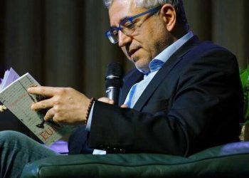 Shkrimtari Gazmend Kapllani: Nuk do i doja politikanët në Panairin e Librit