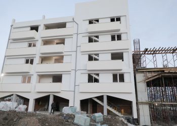 “Për Vit të Ri 100 familjet e para futen në shtëpitë e reja në lagjen 5 Maji”