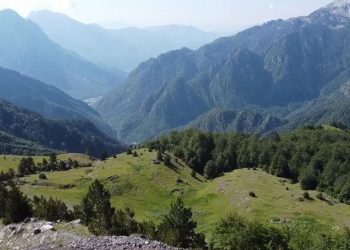 VIDEO/ Shqipëria në faqet e Petit Futé, guida më e madhe turistike për frankofonët