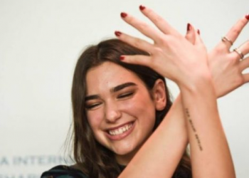 FOTO: Dua Lipa bën gjestin e ëmbël për 109-vjetorin e pavarësisë së Shqipërisë