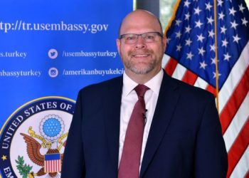 SHBA emëron Ambasador në Prishtinë, Jeffrey Hovenier, mik e avokat të fortë të Kosovës