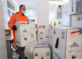 Pandemia/ Manastirliu: Mbërrijnë në Shqipëri 74 mijë e 880 vaksina Pfizer