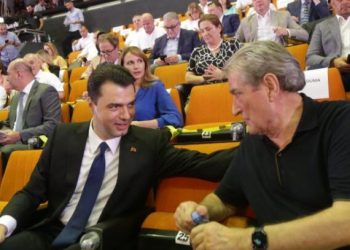 Emrat e firmëtarëve/ Më shumë se gjysma e delegatëve të Njësisë 7 në Tiranë pro Kuvendit të Berishës më 11 dhjetor