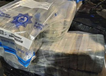 E pandodhur ndonjëherë/ Grabitësit mësyjnë policinë, marrin 13 milionë euro kokainë