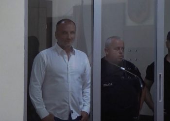 “Nuk e nxora unë në pritë Azem Hajdarin”/ Izet Haxhia rrëfehet: Para vrasjes ishte me Berishën, e qëlloi Fatmir Haklaj