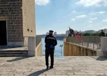 Tragjike/ 28-vjeçari shqiptar i jep fund jetës! Hidhet nga pallati 50 metra i lartë e ndërron jetë në vend
