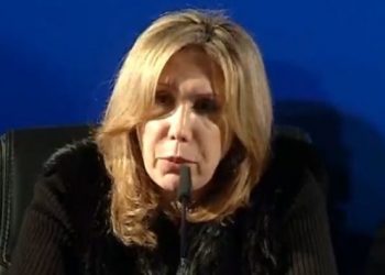 Evi Kokalari “shpall” Berishën kryeministër: Vendimin e parë, të shpallë Sorosin “non grata”. Ka nën kontroll DASH-in