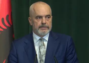 Vrasja makabre e të miturit në Fier, Rama njofton konferencë për shtyp të mërkurën në mëngjes në Rinas