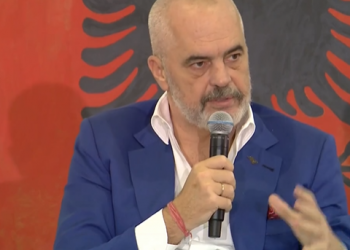 ‘Nuk dua të studioj tre vite letërsi’/ Rama i përgjigjet nxënëses: Duhet, gjuha shqipe është në rrezik