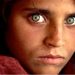 Afgania e famshme e ”National Geographic” merr statusin e refugjates