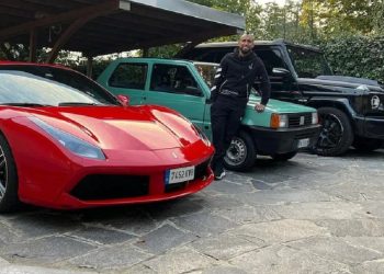 Hajdutët në shtëpinë e Vidalit; synojnë Ferrarin, marrin Brabusin 400 mijë eurosh, por lënë ‘Panditën’